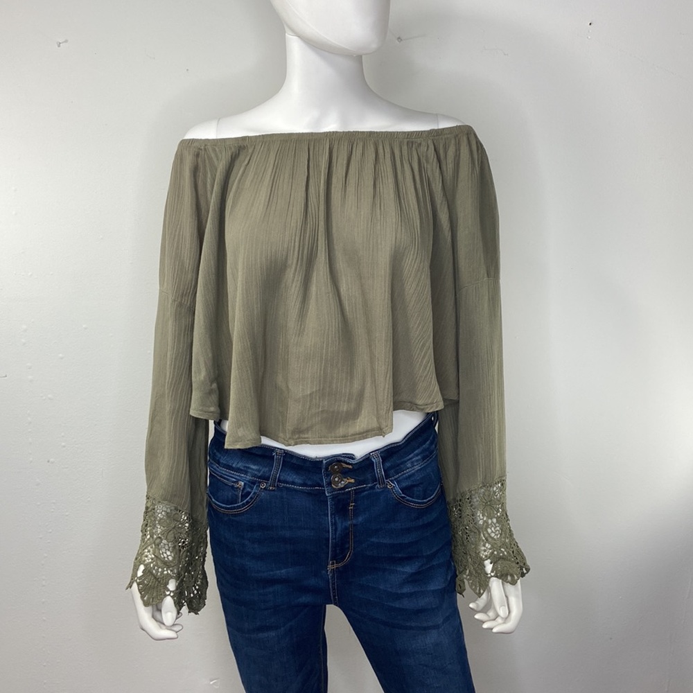 ✨ Haute Monde Off Shoulder Peasant Crop Blouse – Boho Chic Vibes 🌿✨ - Picture 3 of 10